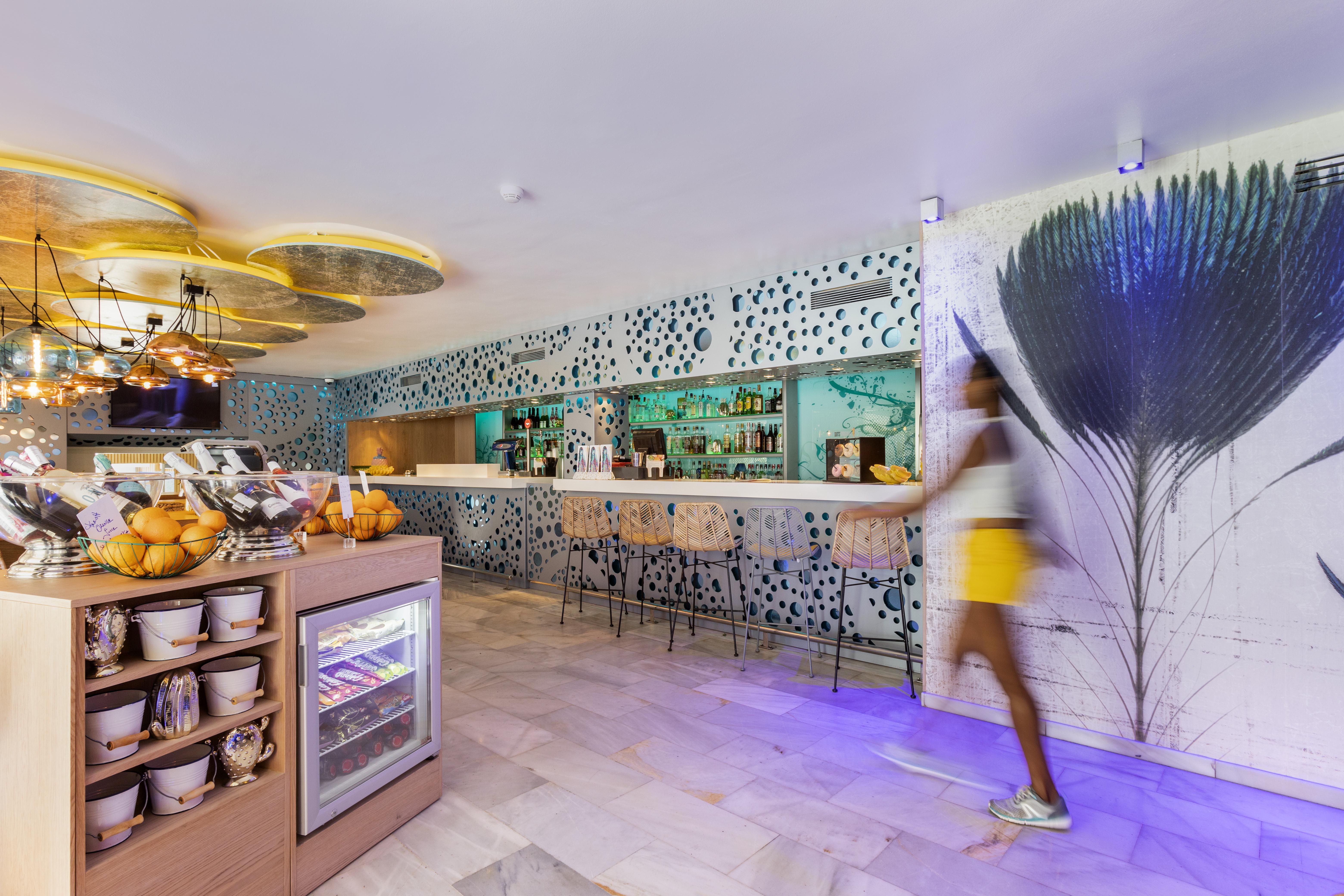 Sotavento Club Apartments - Adults Only Магалуф Екстериор снимка