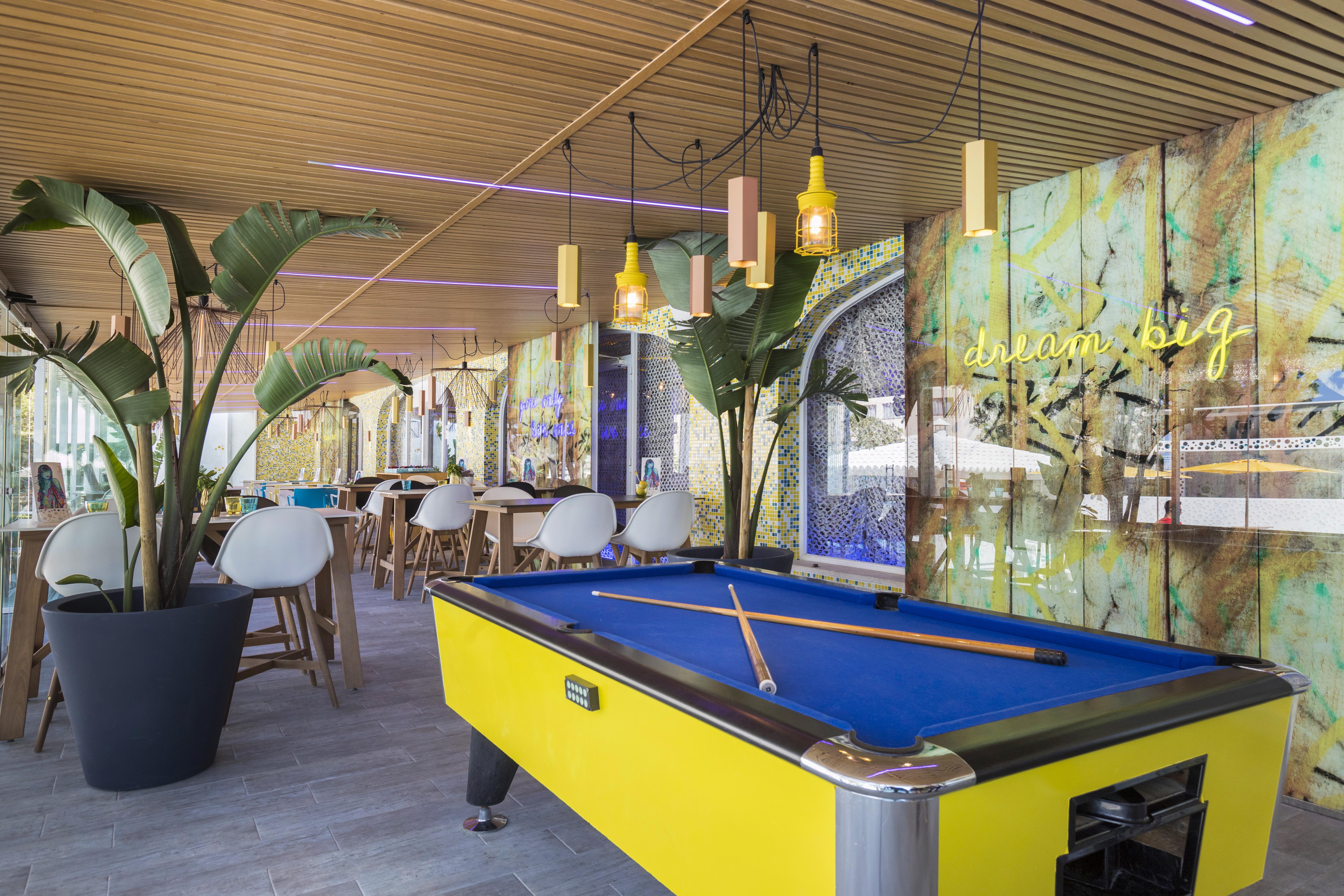 Sotavento Club Apartments - Adults Only Магалуф Екстериор снимка
