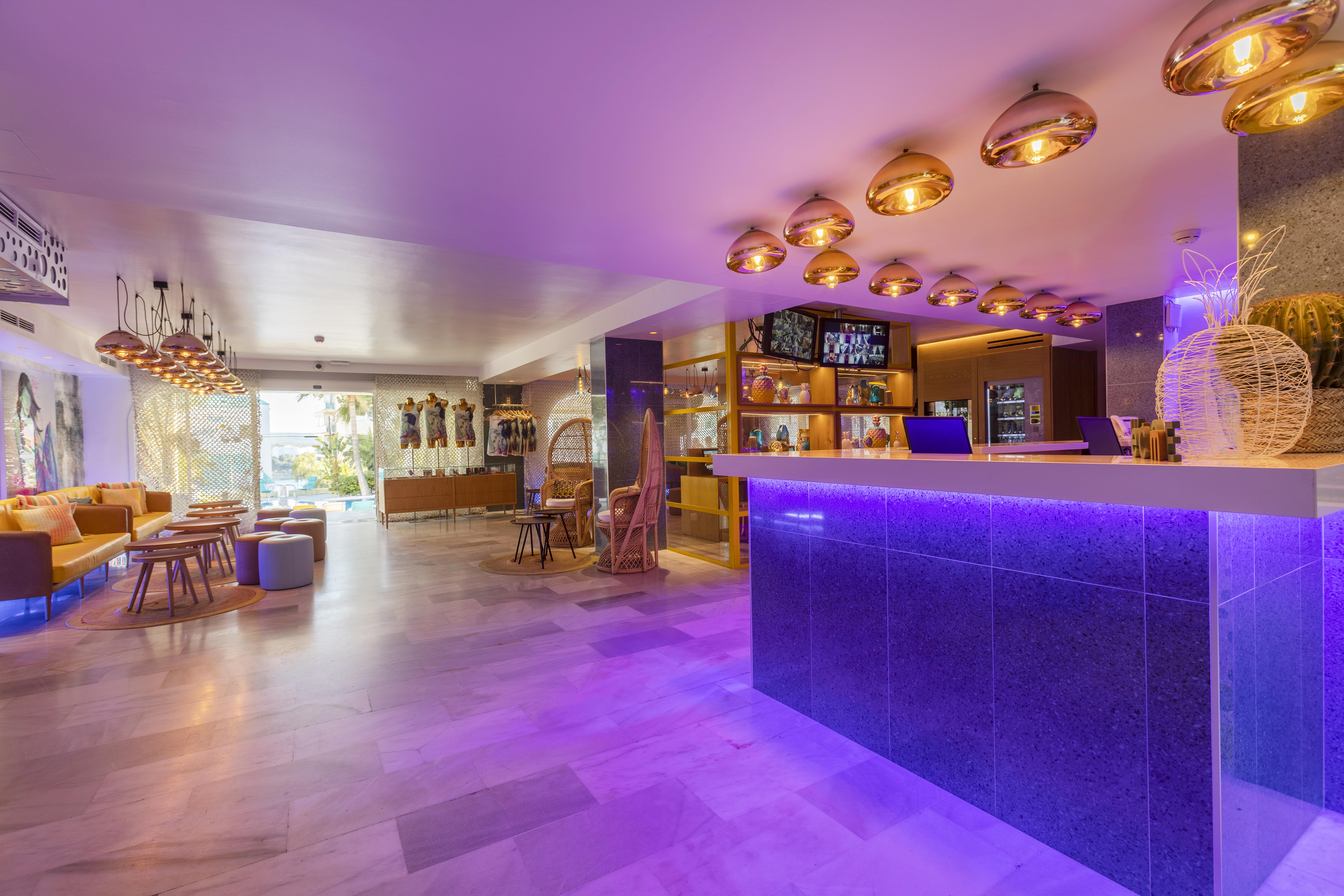 Sotavento Club Apartments - Adults Only Магалуф Екстериор снимка